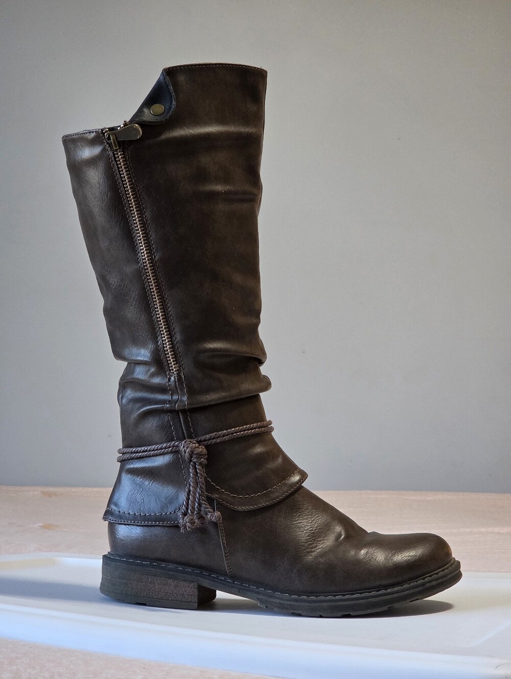 Patrizia Brown Faux Leather Tall Riding Boots Slouch Cord Rope Accent Sz 8 🍁